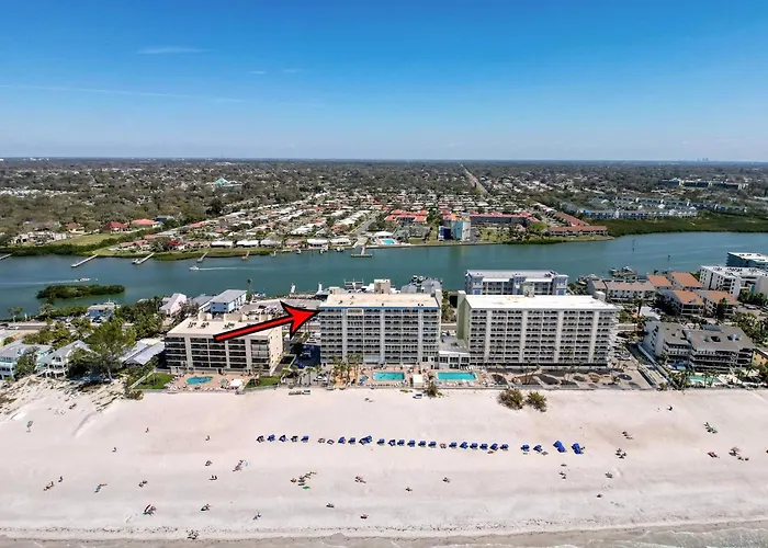 20002 Gulf Blvd Penthouse 5 *