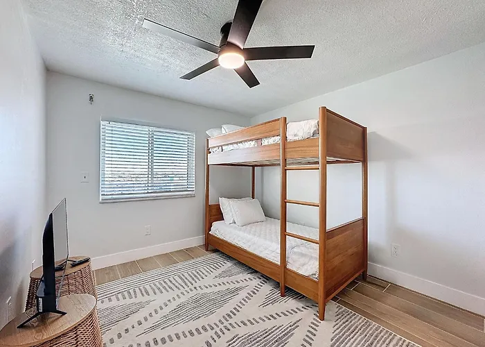 20002 Gulf Blvd Penthouse 5 Holiday home Clearwater Beach