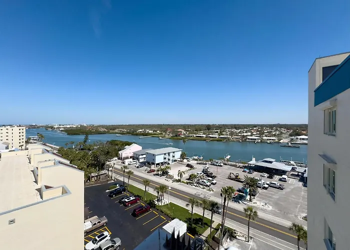 20002 Gulf Blvd Penthouse 5 Holiday home Clearwater Beach