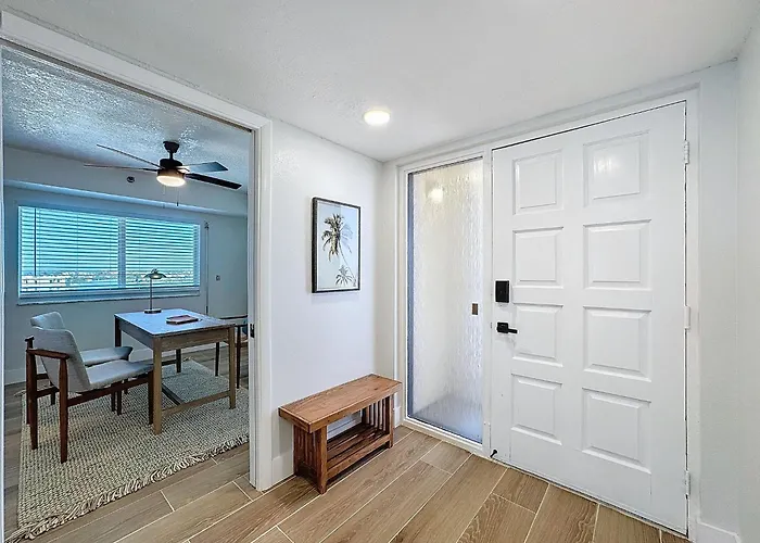 20002 Gulf Blvd Penthouse 5 *