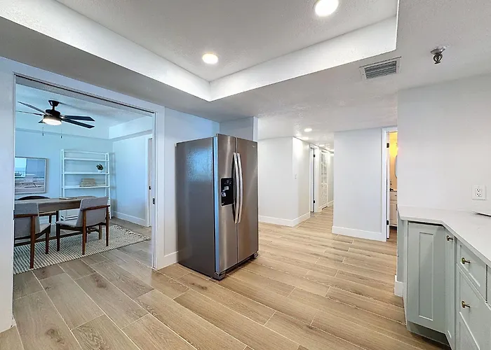 20002 Gulf Blvd Penthouse 5 *